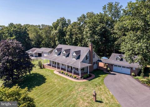 330 Hideaway Dr, Westminster, MD 21157 photo 1