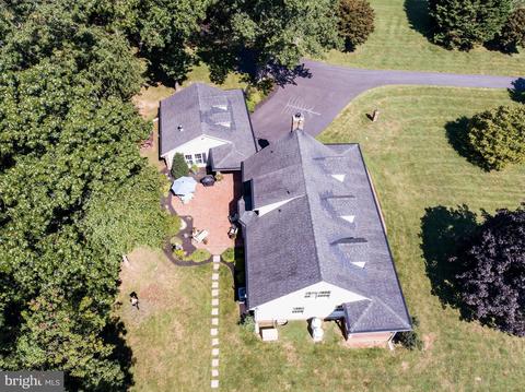 330 Hideaway Dr, Westminster, MD 21157 photo 4