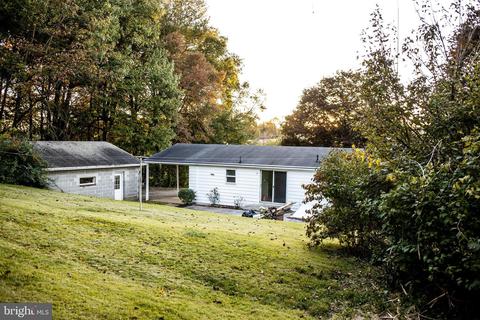 2101 Brodbeck Rd, Hampstead, MD 21074 photo 4