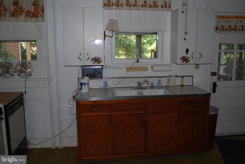 149 E Main St, Westminster, MD 21157 photo 10