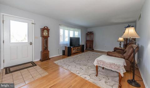 2211 Timothy Dr, Westminster, MD 21157 photo 11