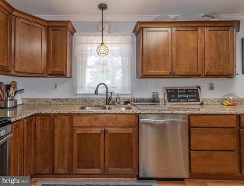 2211 Timothy Dr, Westminster, MD 21157 photo 5