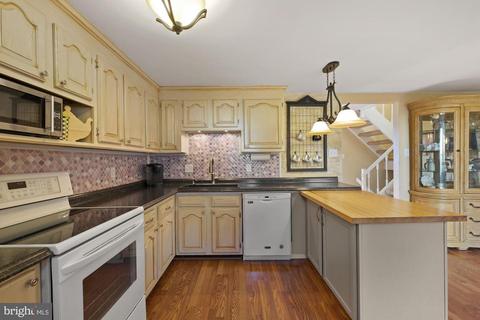 1012 Foxcroft Ct, Westminster, MD 21157 photo 9