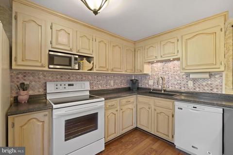 1012 Foxcroft Ct, Westminster, MD 21157 photo 8