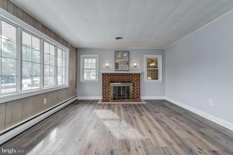 744 David Ave, Westminster, MD 21157 photo 3