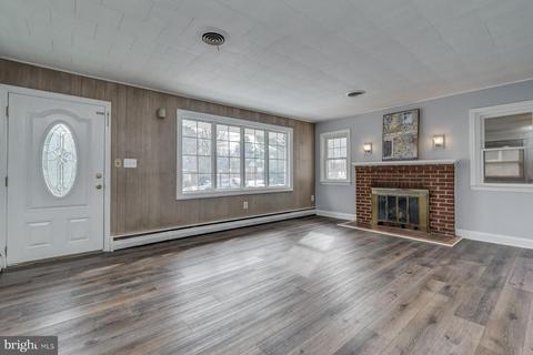 744 David Ave, Westminster, MD 21157 photo 2