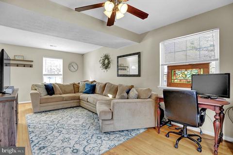 800 Trophy Dr, Hampstead, MD 21074 photo 5