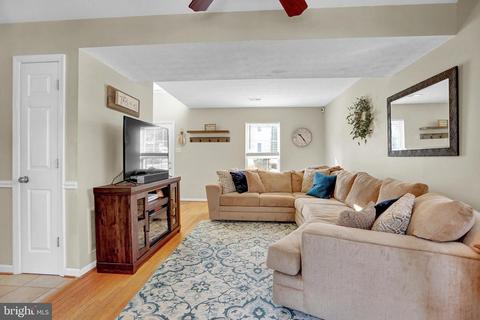 800 Trophy Dr, Hampstead, MD 21074 photo 3
