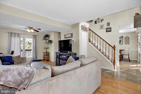 800 Trophy Dr, Hampstead, MD 21074 photo 2