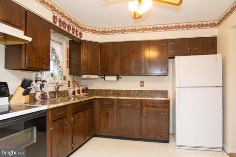 203 Opal Ave, Westminster, MD 21157 photo 3