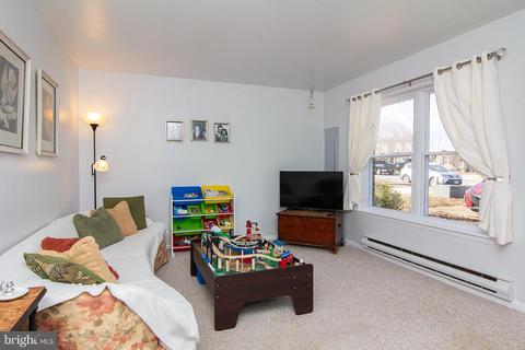 811 Ewing Dr, Westminster, MD 21158 photo 2