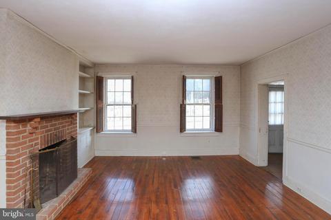 14 E Green St, Westminster, MD 21157 photo 3
