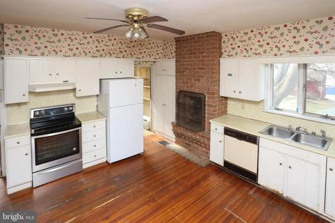 14 E Green St, Westminster, MD 21157 photo 8