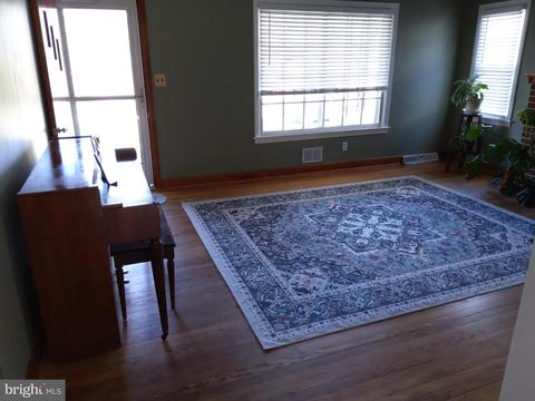 95 Bond St, Westminster, MD 21157 photo 3