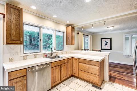 1215 Wynside Ln, Hampstead, MD 21074 photo 10