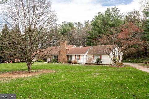 1215 Wynside Ln, Hampstead, MD 21074 photo 1