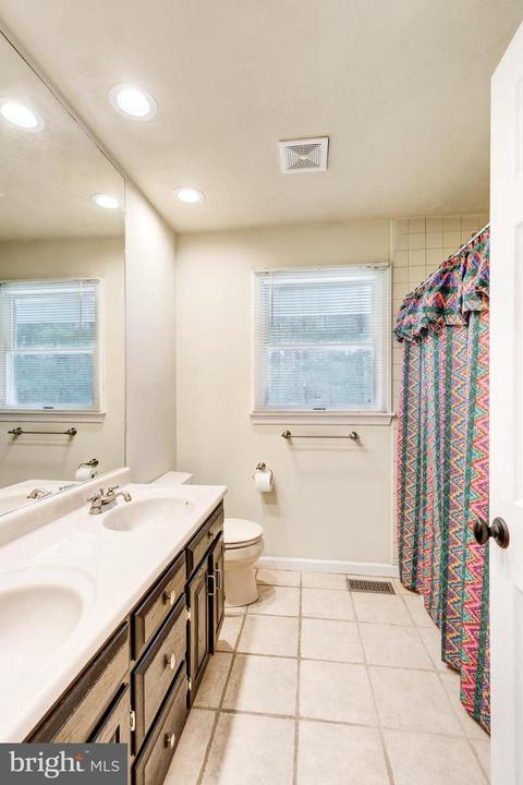 1215 Wynside Ln, Hampstead, MD 21074 photo 19