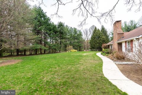 1215 Wynside Ln, Hampstead, MD 21074 photo 2