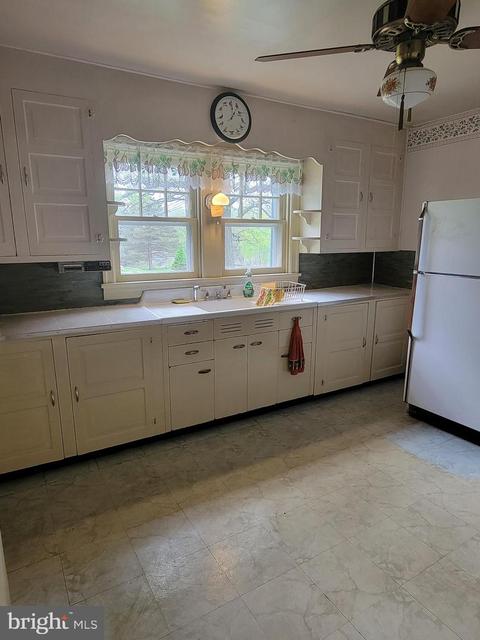 653 Ridge Rd, Westminster, MD 21157 photo 9