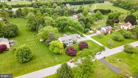 2010 Snapdragon Dr, Finksburg, MD 21048 photo 4