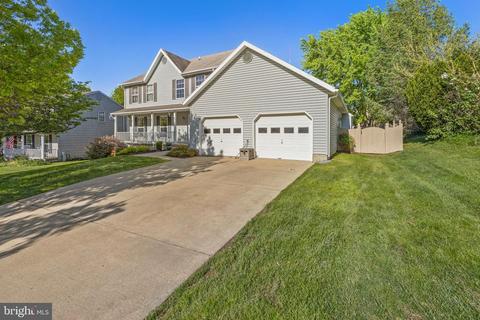 663 Windsor Dr, Westminster, MD 21158 photo 2