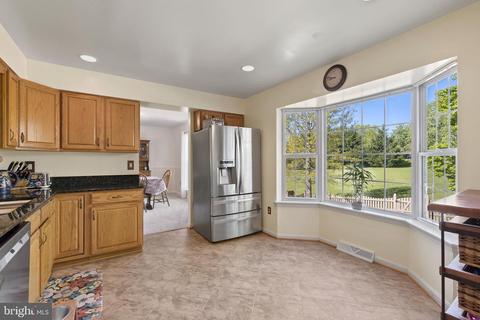 663 Windsor Dr, Westminster, MD 21158 photo 13