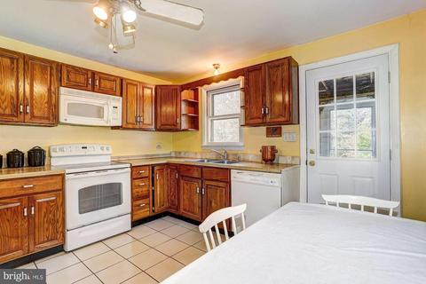 3714 Grave Run Rd, Hampstead, MD 21074 photo 6