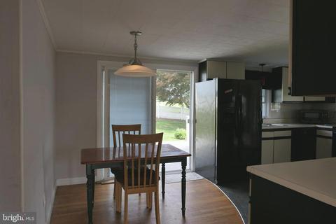 2205 Fairmount Rd, Hampstead, MD 21074 photo 3