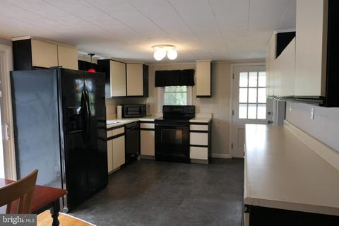 2205 Fairmount Rd, Hampstead, MD 21074 photo 4