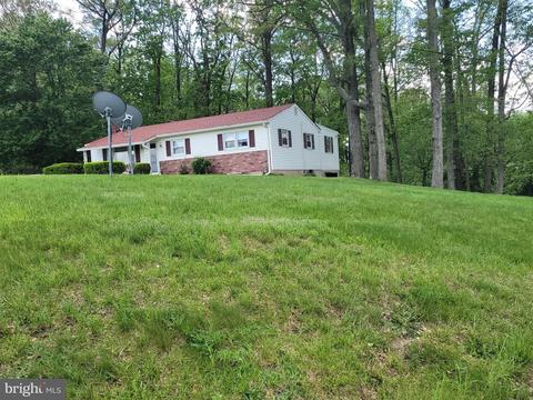 2408 Robert Arthur Rd, Westminster, MD 21158 photo 2