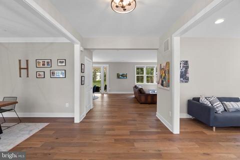 1310 Hook Rd, Westminster, MD 21157 photo 2