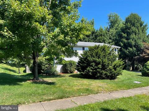 301 Crestview Ct, Westminster, MD 21158 photo 3