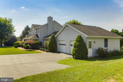 1741 Peppermint Ln, Westminster, MD 21157 photo 4