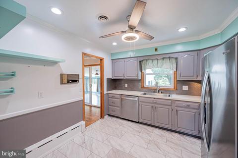 2104 Sterling Ct, Hampstead, MD 21074 photo 6