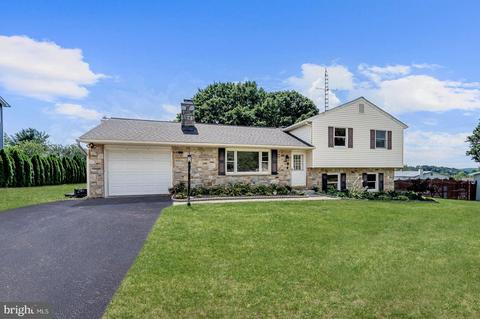 2104 Sterling Ct, Hampstead, MD 21074 photo 1