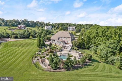 1069 Berberi Rd, Westminster, MD 21157 photo 2