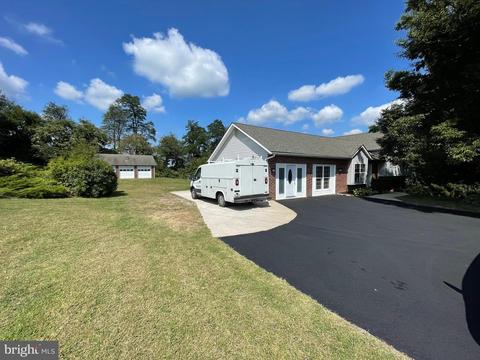 820 Amanda Dr, Westminster, MD 21158 photo 4