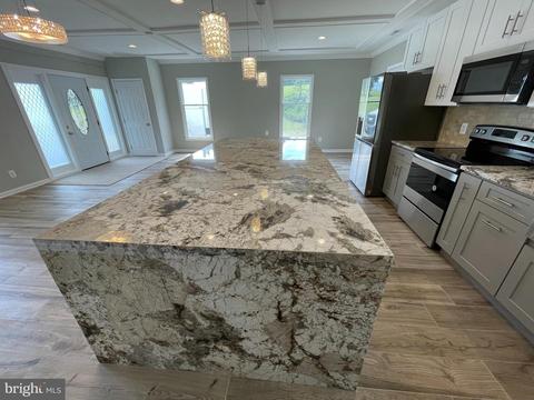 820 Amanda Dr, Westminster, MD 21158 photo 8