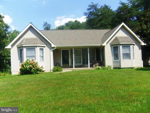 1775 England Dr, Hampstead, MD 21074 photo 1