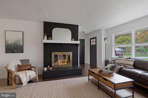 307 Lambert Ave, New Windsor, MD 21776 photo 9