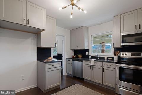 307 Lambert Ave, New Windsor, MD 21776 photo 8