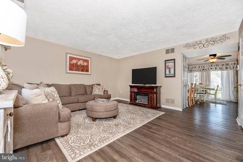 40 Hillside Ct, Westminster, MD 21157 photo 4