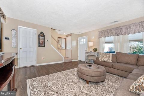 40 Hillside Ct, Westminster, MD 21157 photo 3