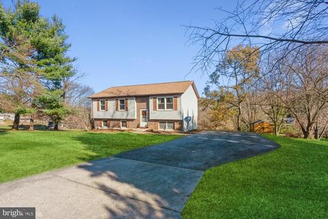 1207 Allview Dr, Hampstead, MD 21074 photo 2