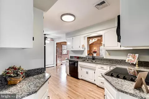 3411 Schaefer Dr, Hampstead, MD 21074 photo 4
