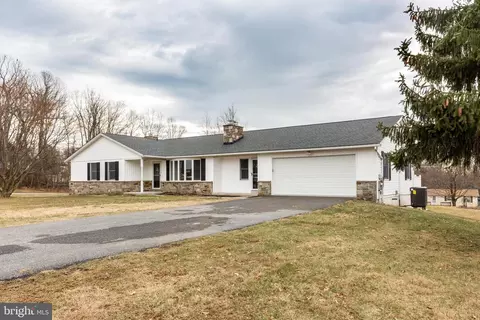 3411 Schaefer Dr, Hampstead, MD 21074