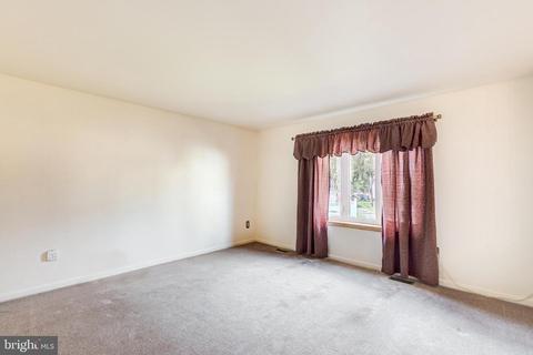 237 Roth Ave, Taneytown, MD 21787 photo 4