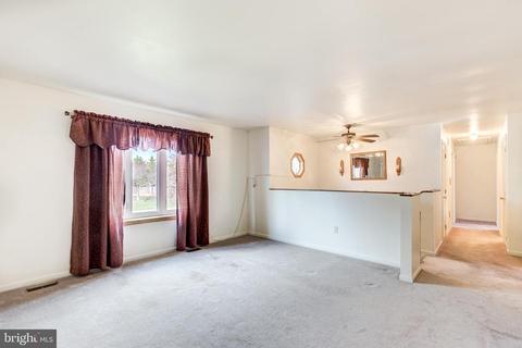 237 Roth Ave, Taneytown, MD 21787 photo 5