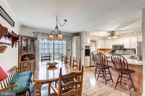 4298 Wolf Hill Dr, Hampstead, MD 21074 photo 12