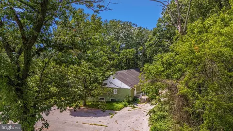 2840 Cox Ridge Dr, Westminster, MD 21157